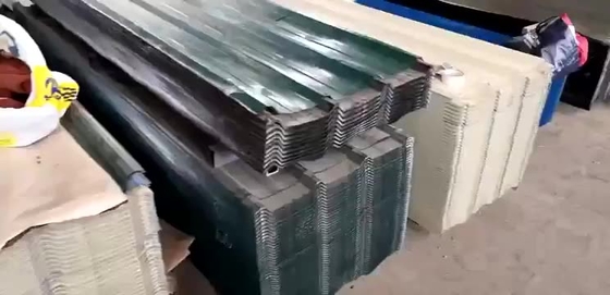 La hoja Aluzinc de la techumbre del Galvalume Az150 cubrió el soldado enrollado en el ejército acanalado 0.15m m