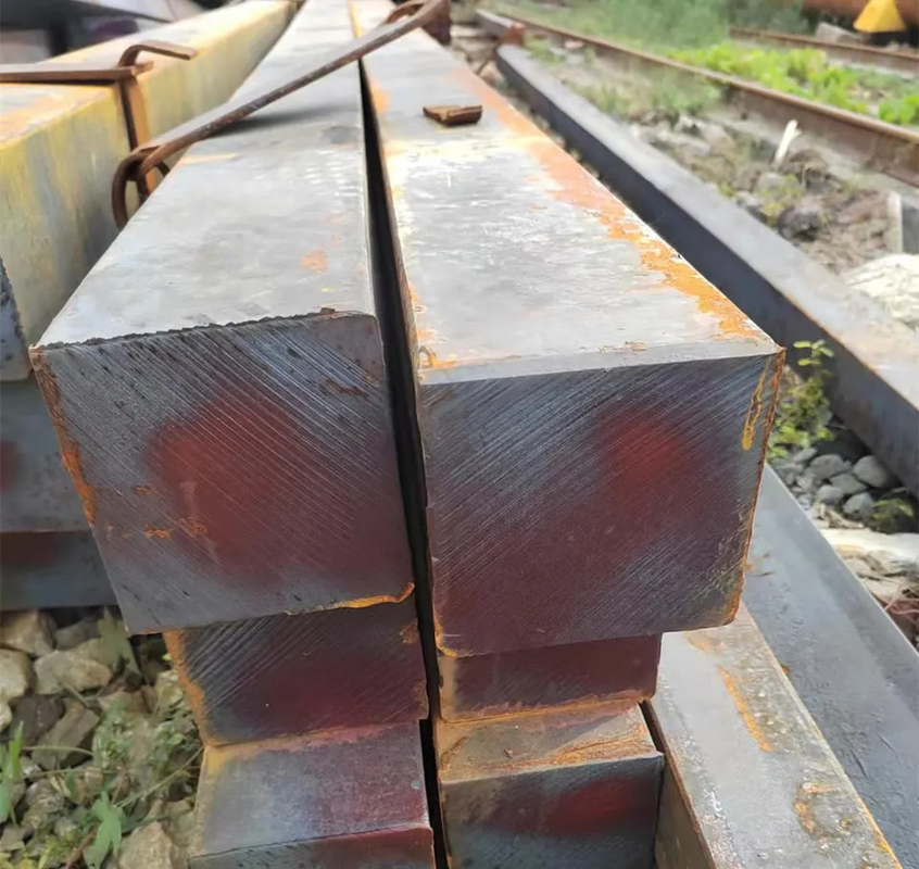 Barra redonda de carbono de Damasco laminada en caliente de palanquilla de acero cuadrado Ms de aleación Q235 Ss400 150mm